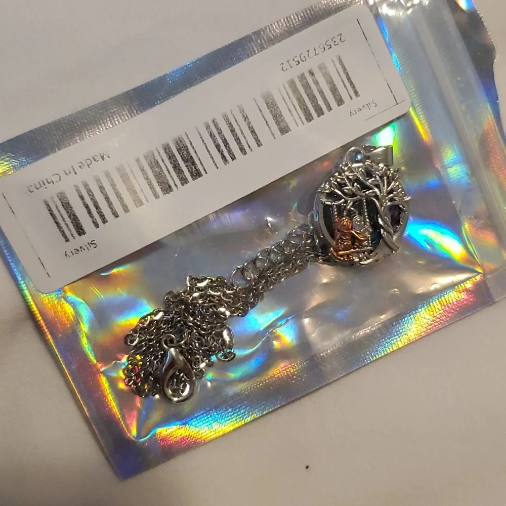 NECKLACE - Picture 1 of 5